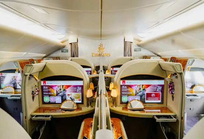 Evaluating Best First Class Cabin Options: Architectural & Value Guide